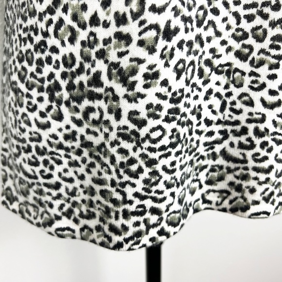 Hannah White Animal Leopard Cheetah Print Round Neck Sweater Women's Medium - Picture 9 of 10